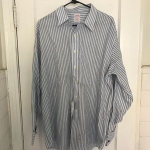 Brooks Brothers men’s dress shirt